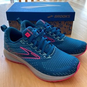 Levitate 5 Brooks NWT